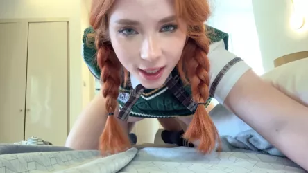 Рыжая студентка трахается с незнакомым мужиком в пизду